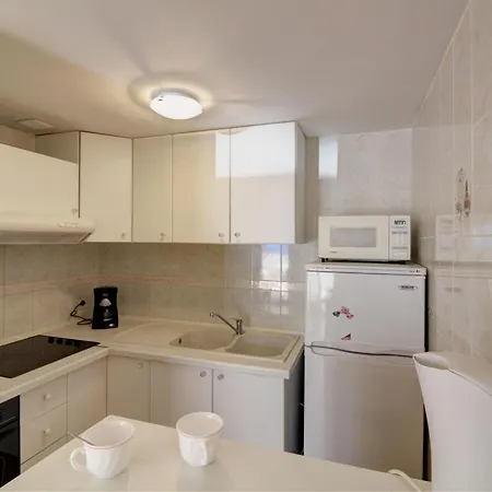 Apartment En 1ª Linea De Playa En Con Terraza, Vista Al Mar Y Parking Comunitario - Es-258-3