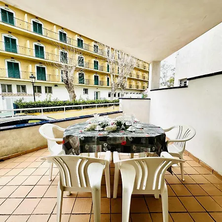 Apartman En 1ª Linea De Playa En Con Terraza, Vista Al Mar Y Parking Comunitario - Es-258-3 Roses
